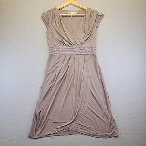 maxandcleo Taupe Faux Wrap Pleated Empire Waist Cap Sleeve Cocktail Dress Size 6